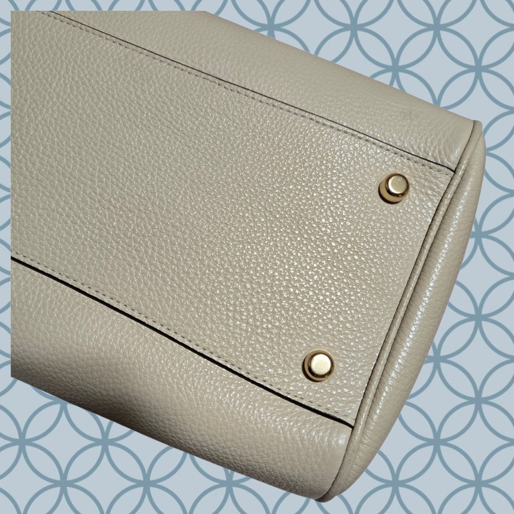 Coach Cream Leather Women's Bag - Picture 7 of 16